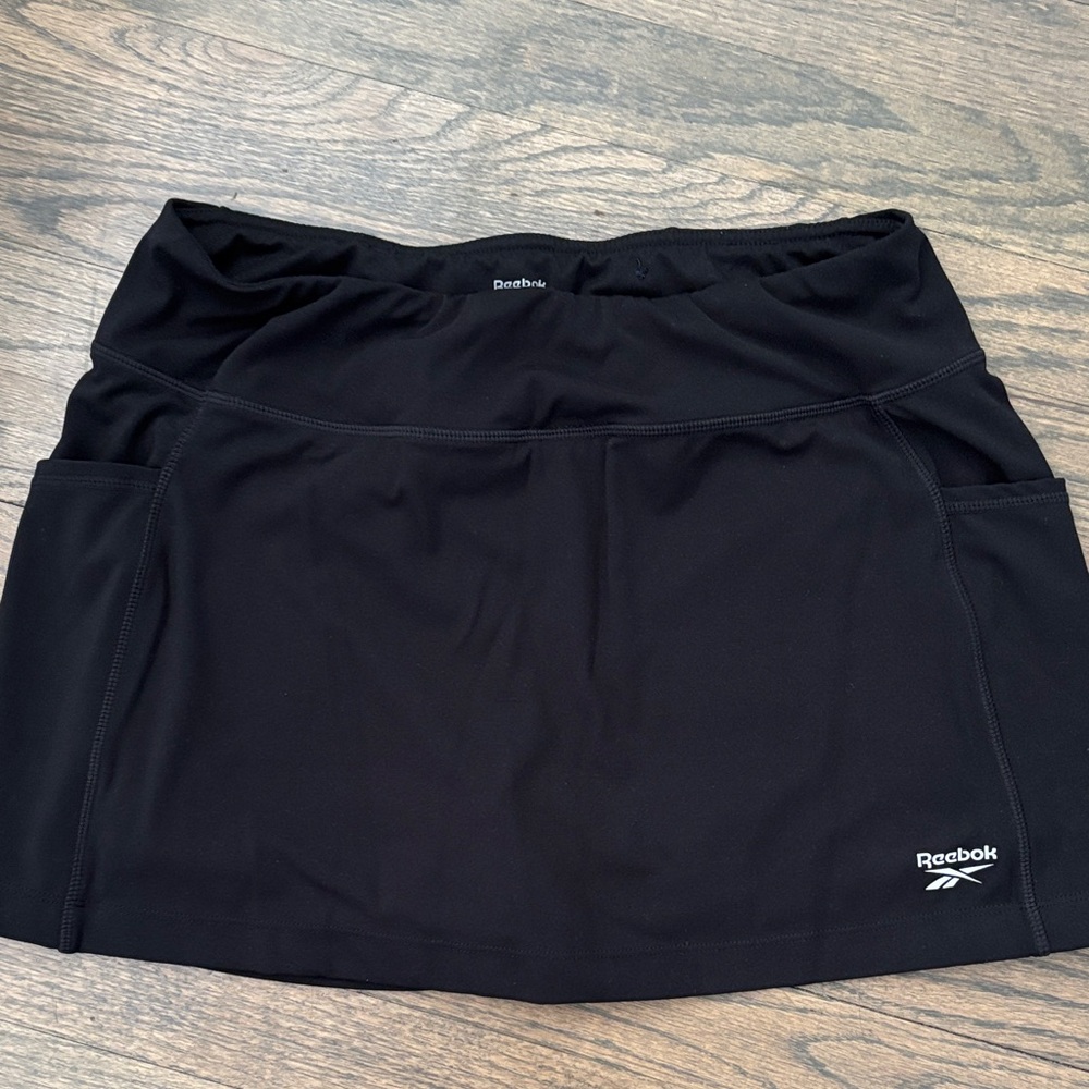 Reebok Black Performance Tennis Skort with Logo - Picture 4 of 9